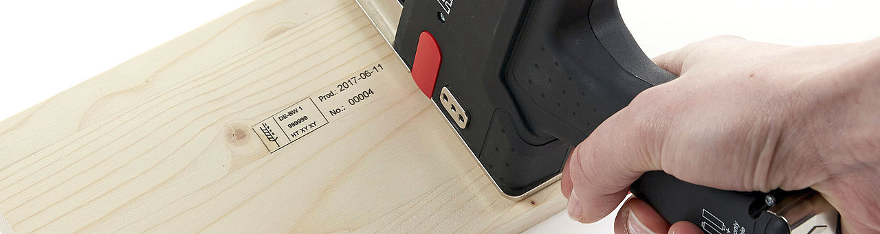 Produkte direkt beschriften mit den mobilen Etikettiergeräten von ADES AG