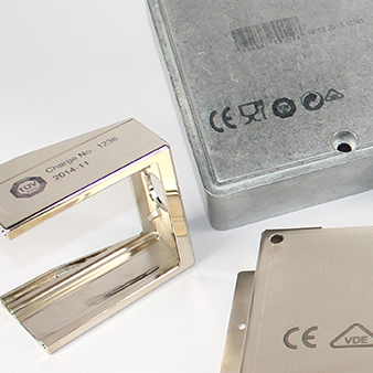 JetStamp Etikettieranwendung auf Metall JetStamp Etikettieranwendung auf Metall